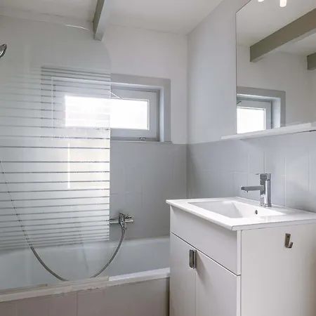 Vakantiehuis Huswell - Cosy Near The Sea With Car & Bike Parking